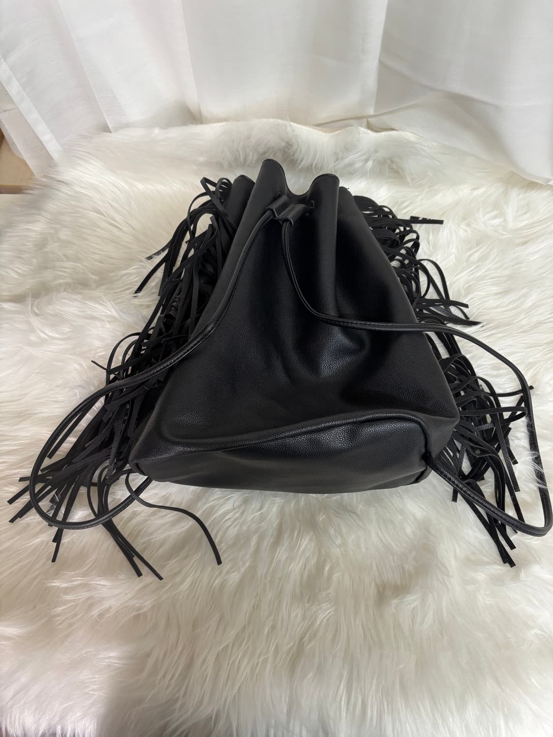 빅토리아 시크릿(Victoria's Secret)블랙 프린지 버킷백 백팩 상품이미지2