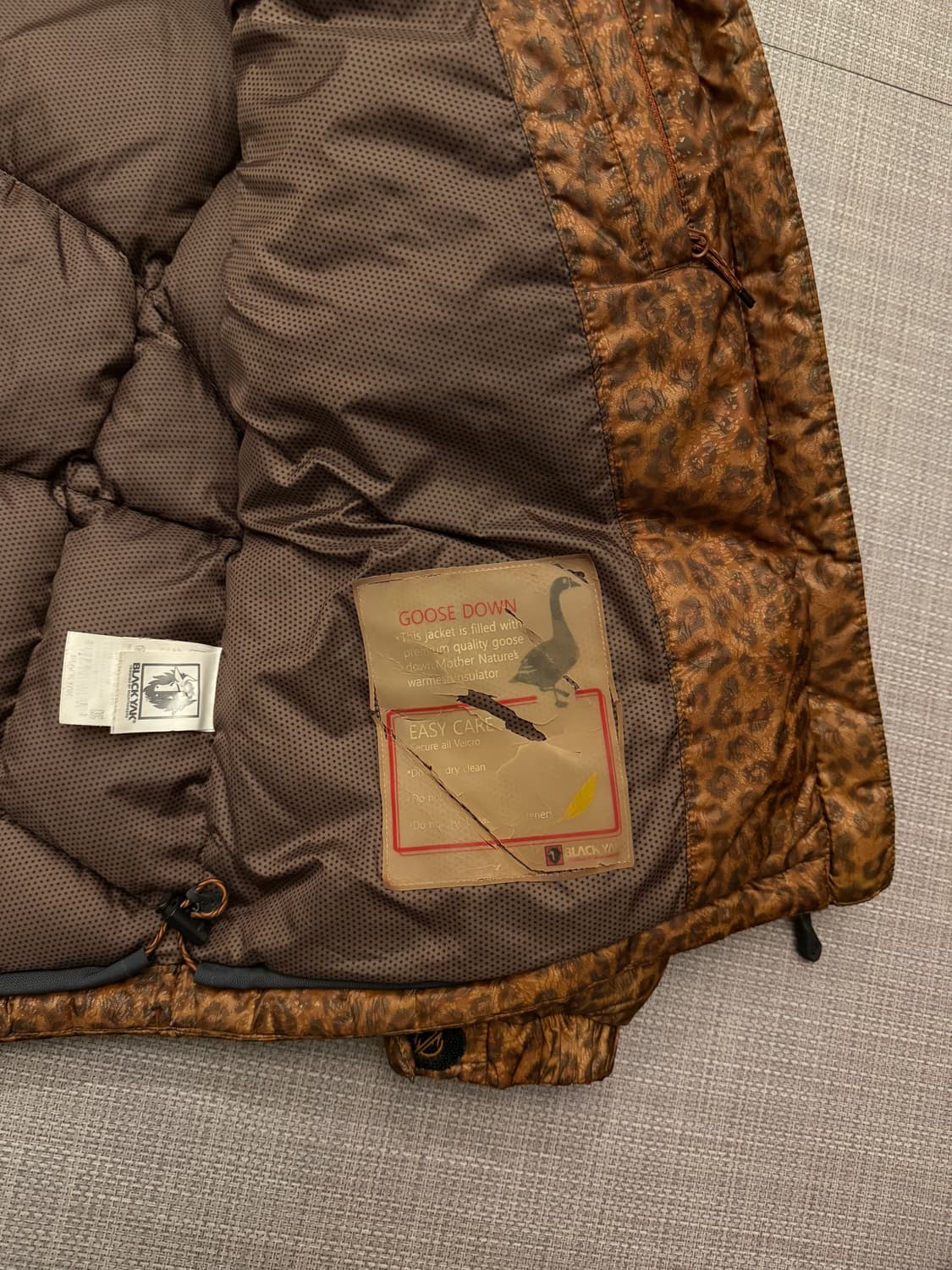 블랙야크 레오파드 구스다운 95 상품이미지9