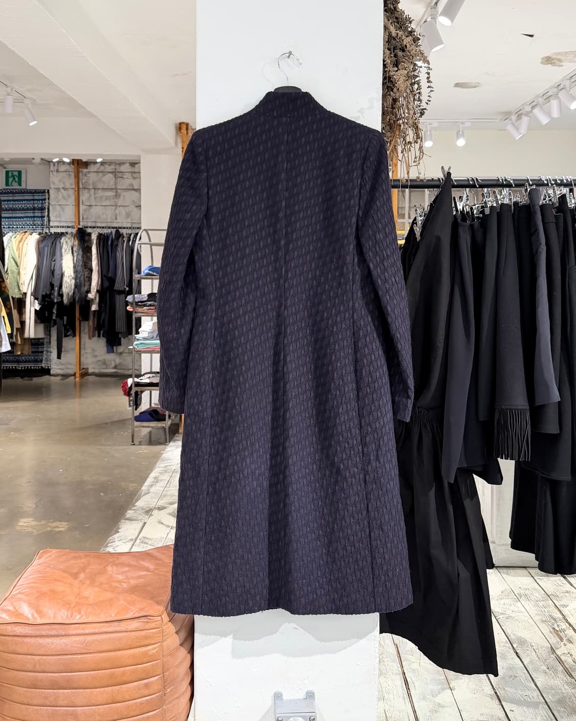 로에베 다크퍼플 히든버튼 텍스쳐드 코트 상품이미지7