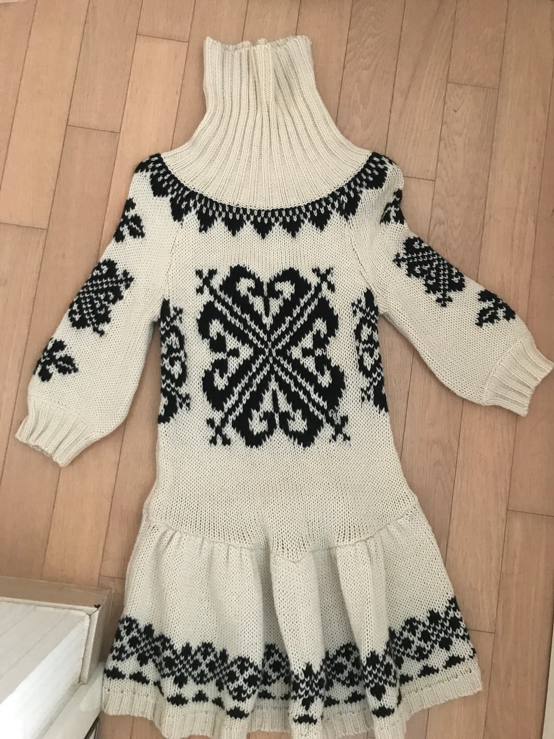 인스타 빈티지로 구매한 노르딕 무늬 니트 원피스 상품이미지2