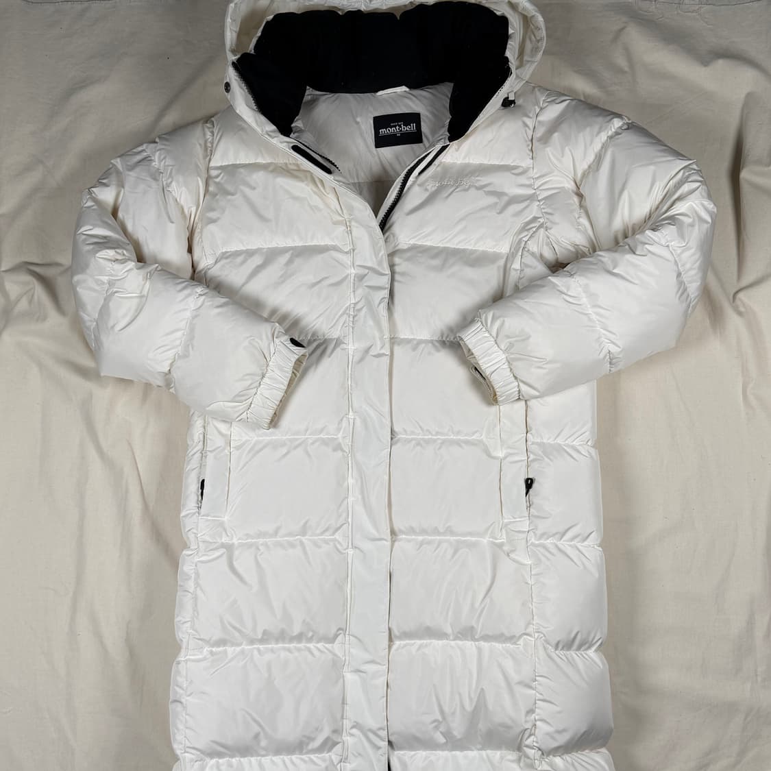 몽벨 구스다운 롱 패딩 상품이미지1