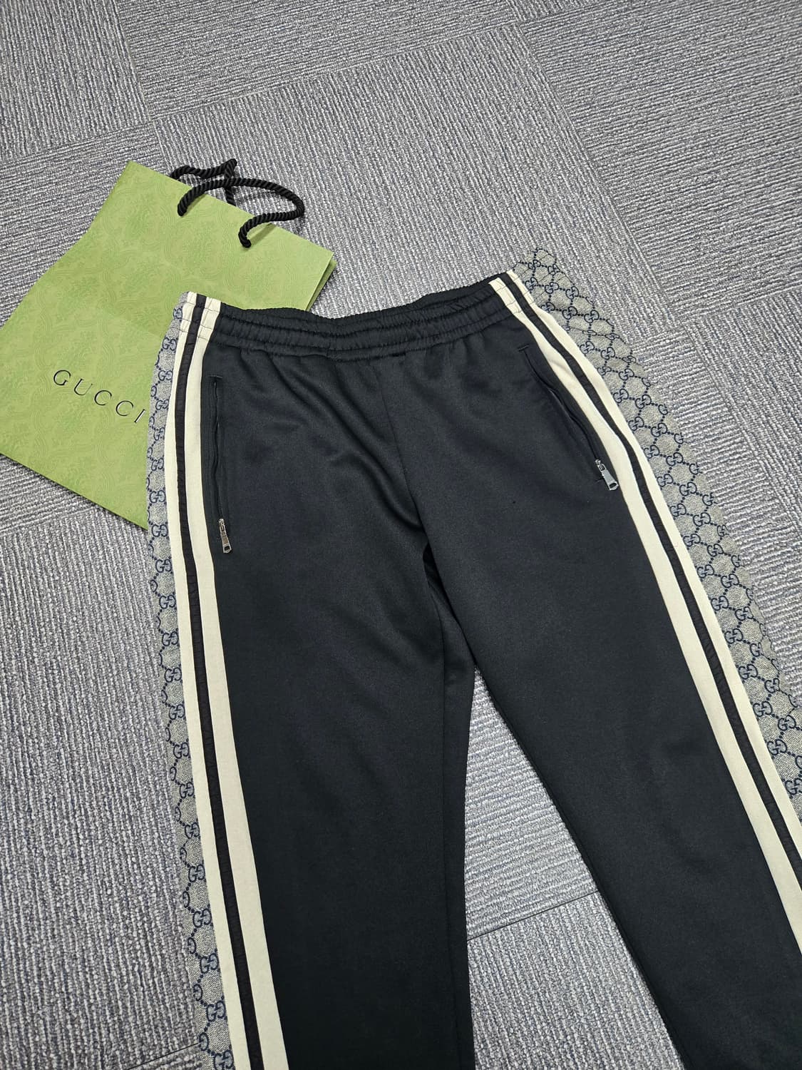 [특가][정품] 구찌 사이드로고 조거팬츠 상품이미지1