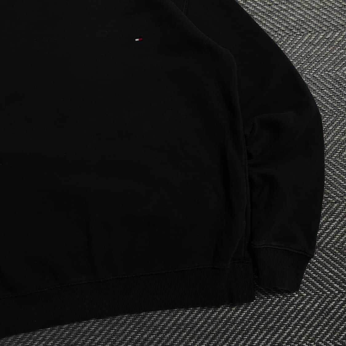 타미힐피거 스몰 자수로고 블랙 맨투맨o 4235 상품이미지2
