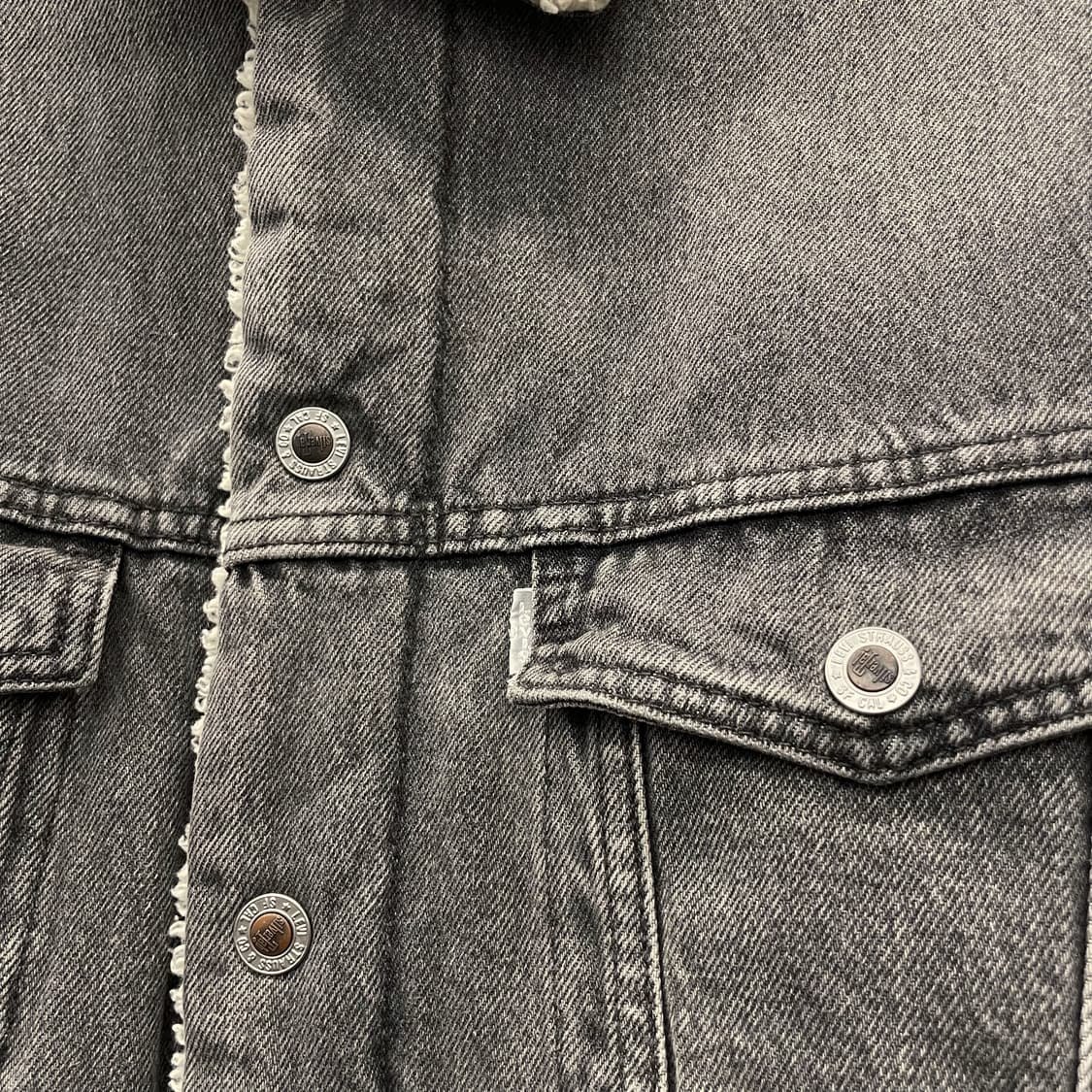 리바이스 실버탭 흑청 쉐르파 데님 트러커 자켓 상품이미지5