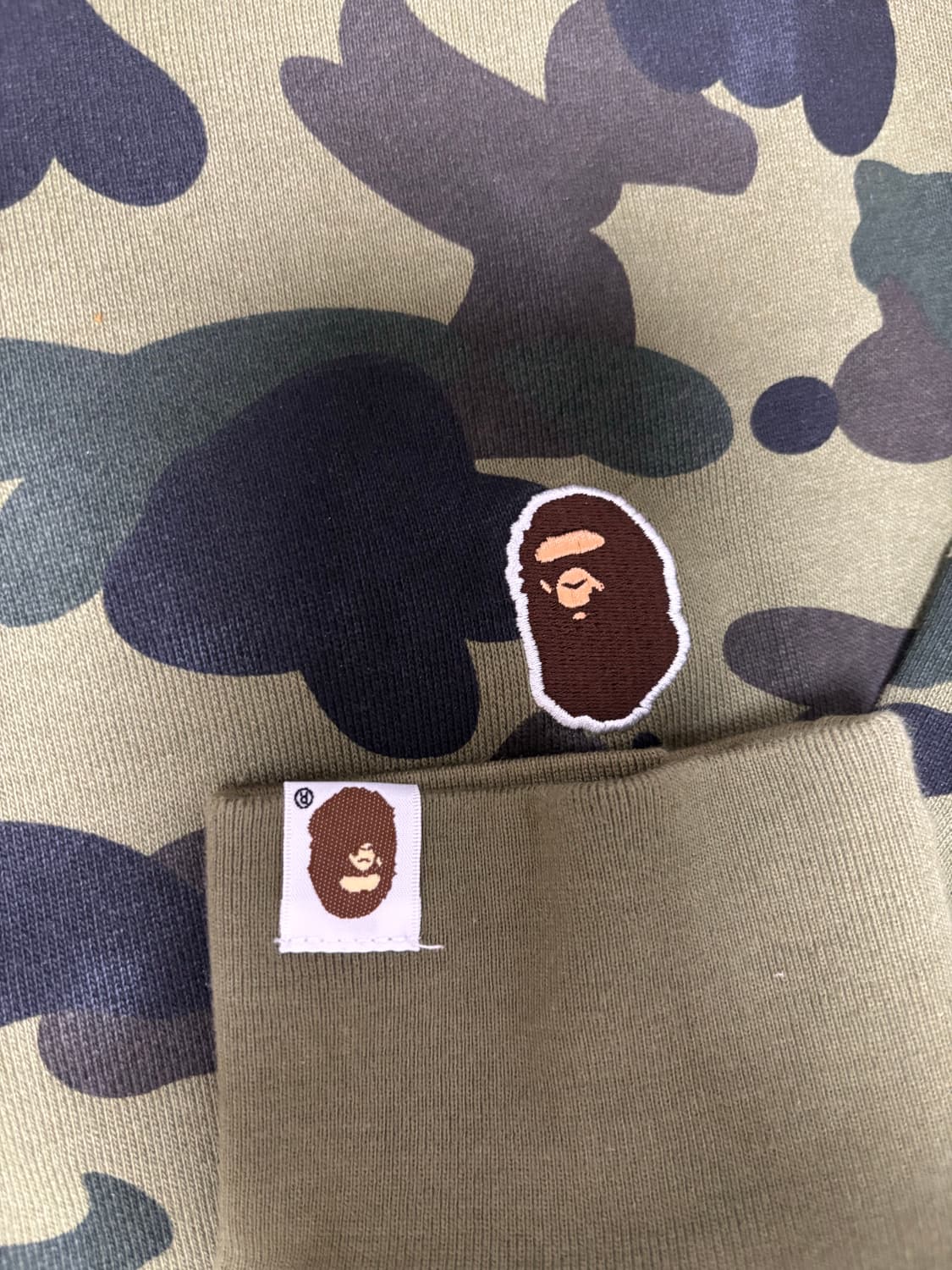 베이프 BAPE 맨투맨 장원영 착용 상품이미지5