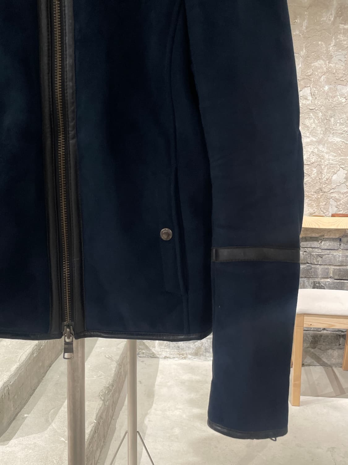 아르마니 익스체인지 미드나잇 블루 투 웨이 스웨이드 레더 자켓 상품이미지5