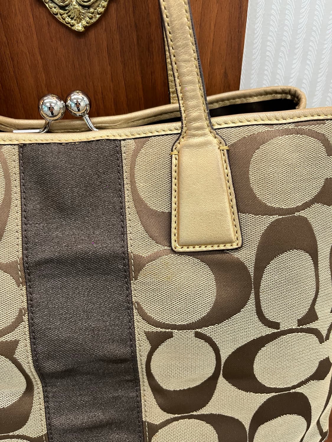Coach Beige Square Bag 상품이미지10