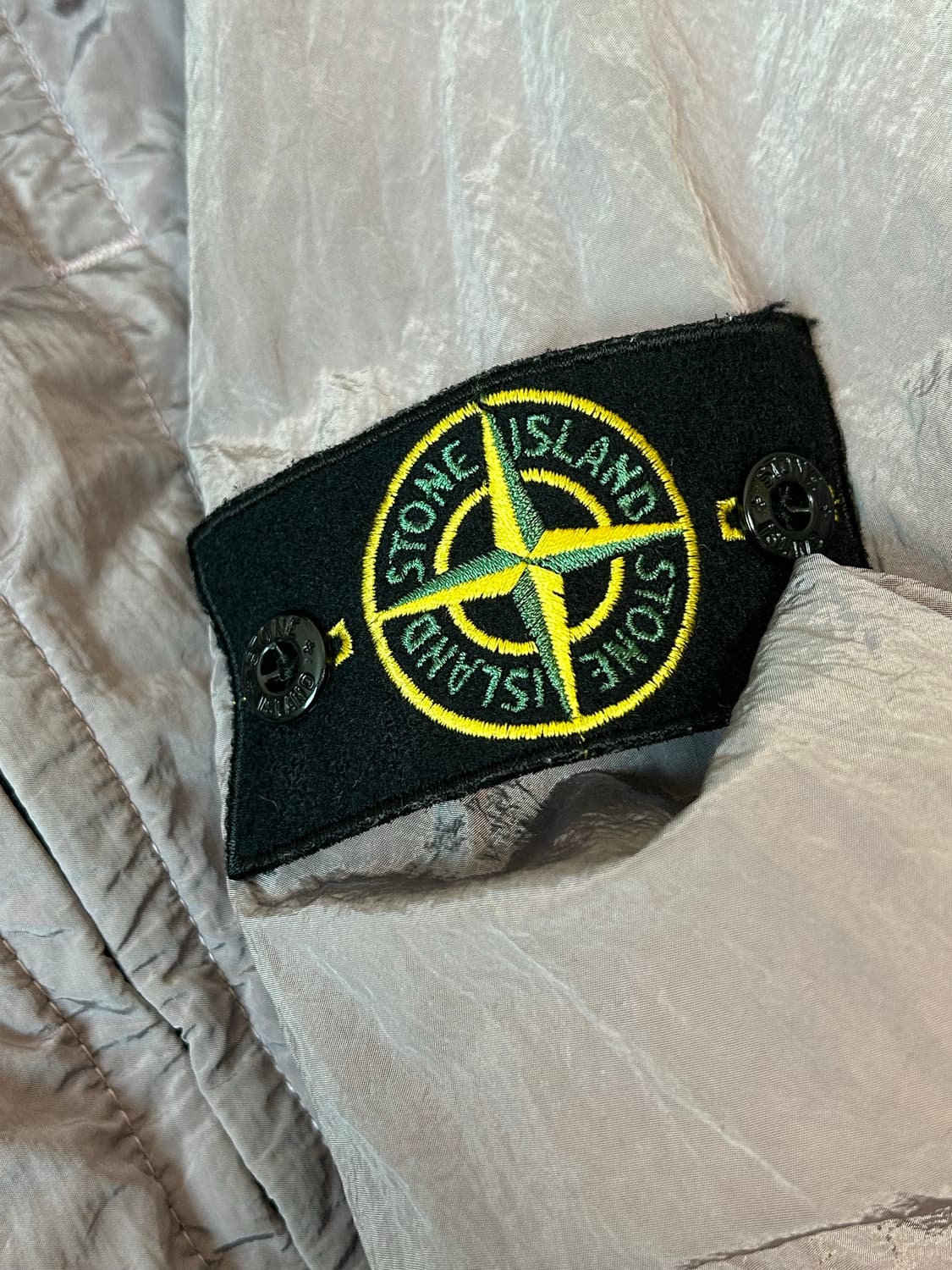 스톤아일랜드 나일론 메탈 라벤더 바람막이 자켓 상품이미지5