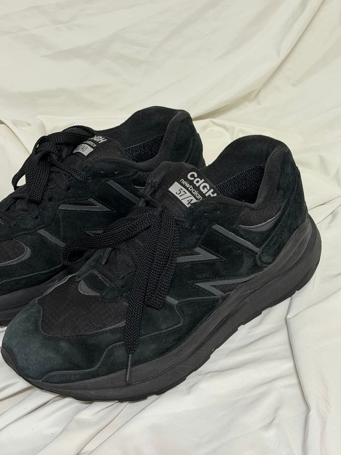 뉴발란스 꼼데 CdGH 5740 블랙 스니커즈 상품이미지2
