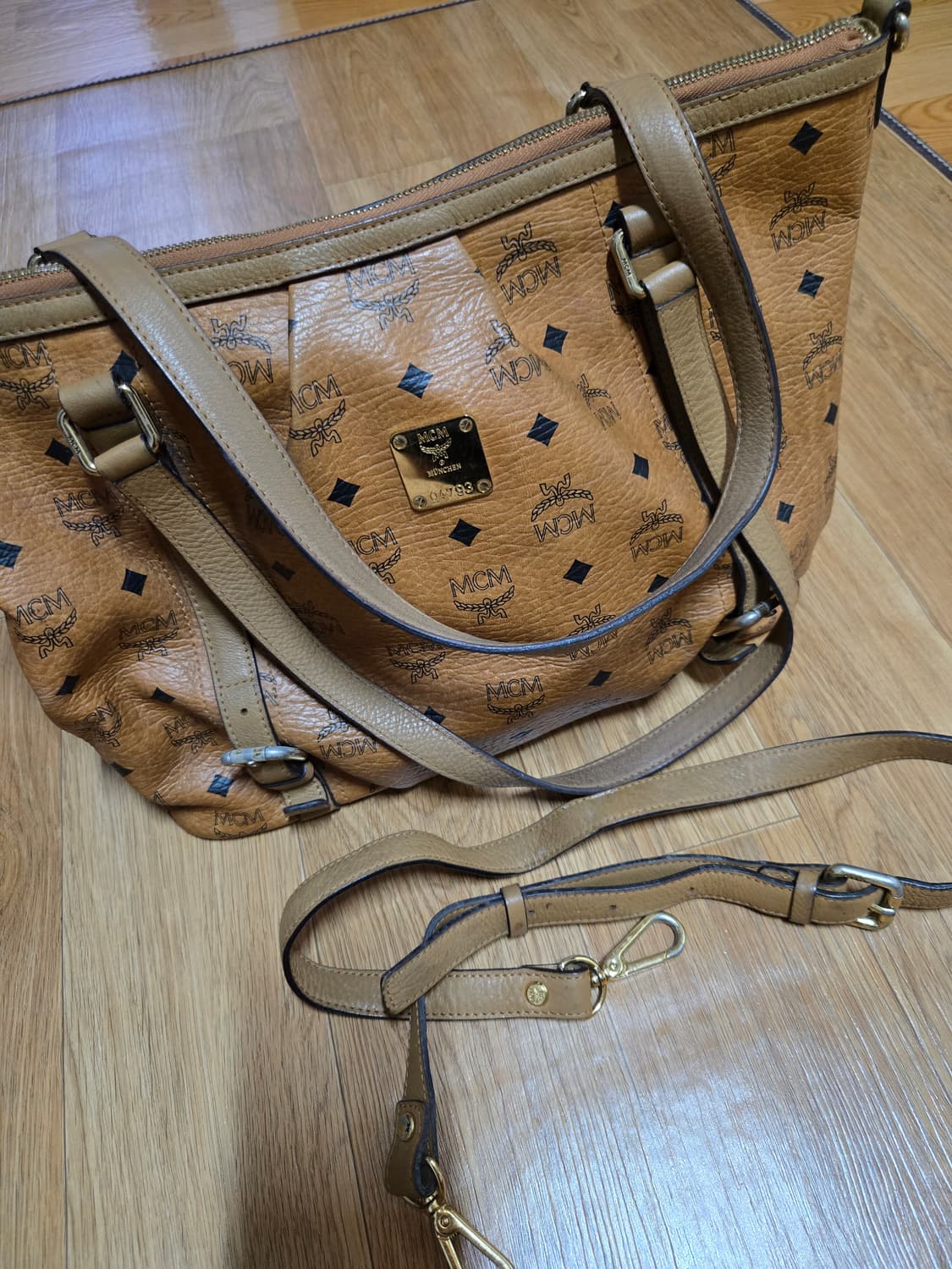 MCM 비세토스 시그니처 숄더백 크로스백 상품이미지2