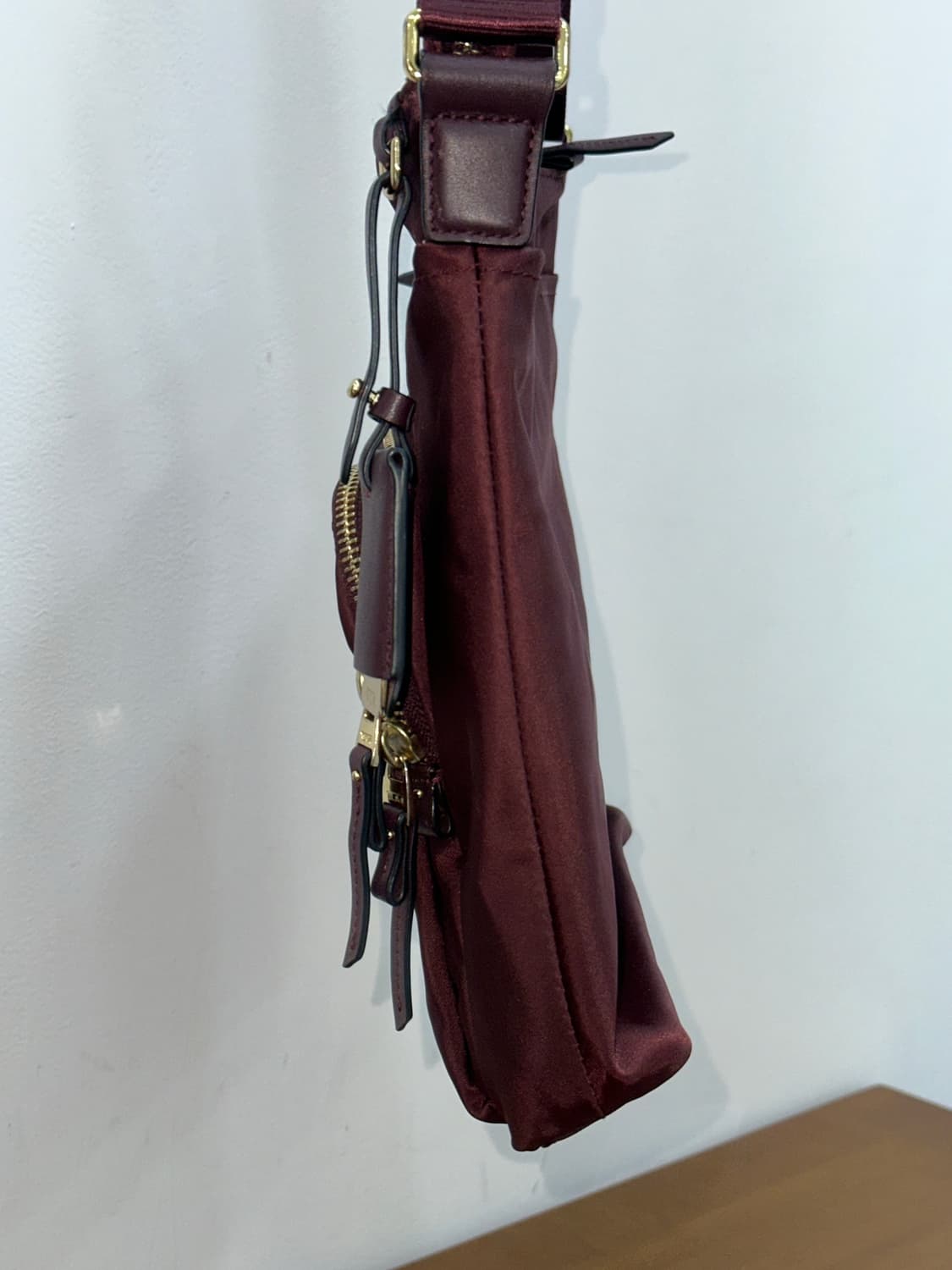 투미 크로스백 상품이미지4