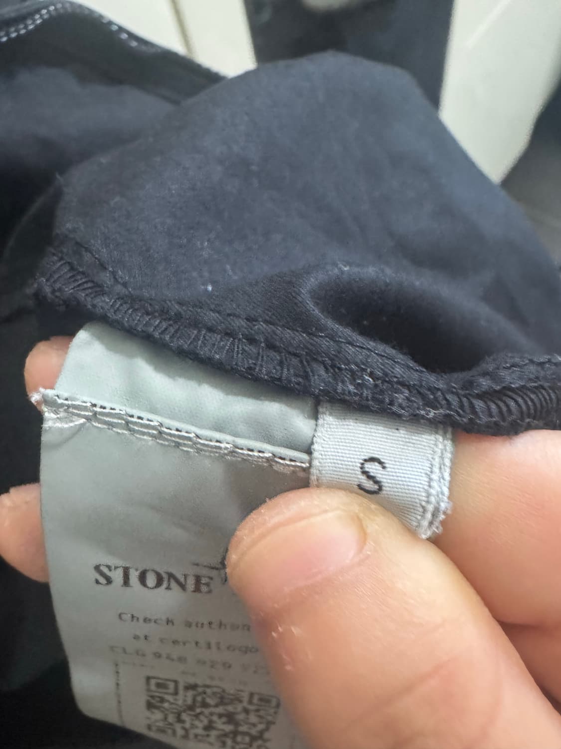 스톤 아일랜드 10210 더블 포켓 코튼 오버셔츠 블랙 - 23SS s 상품이미지4