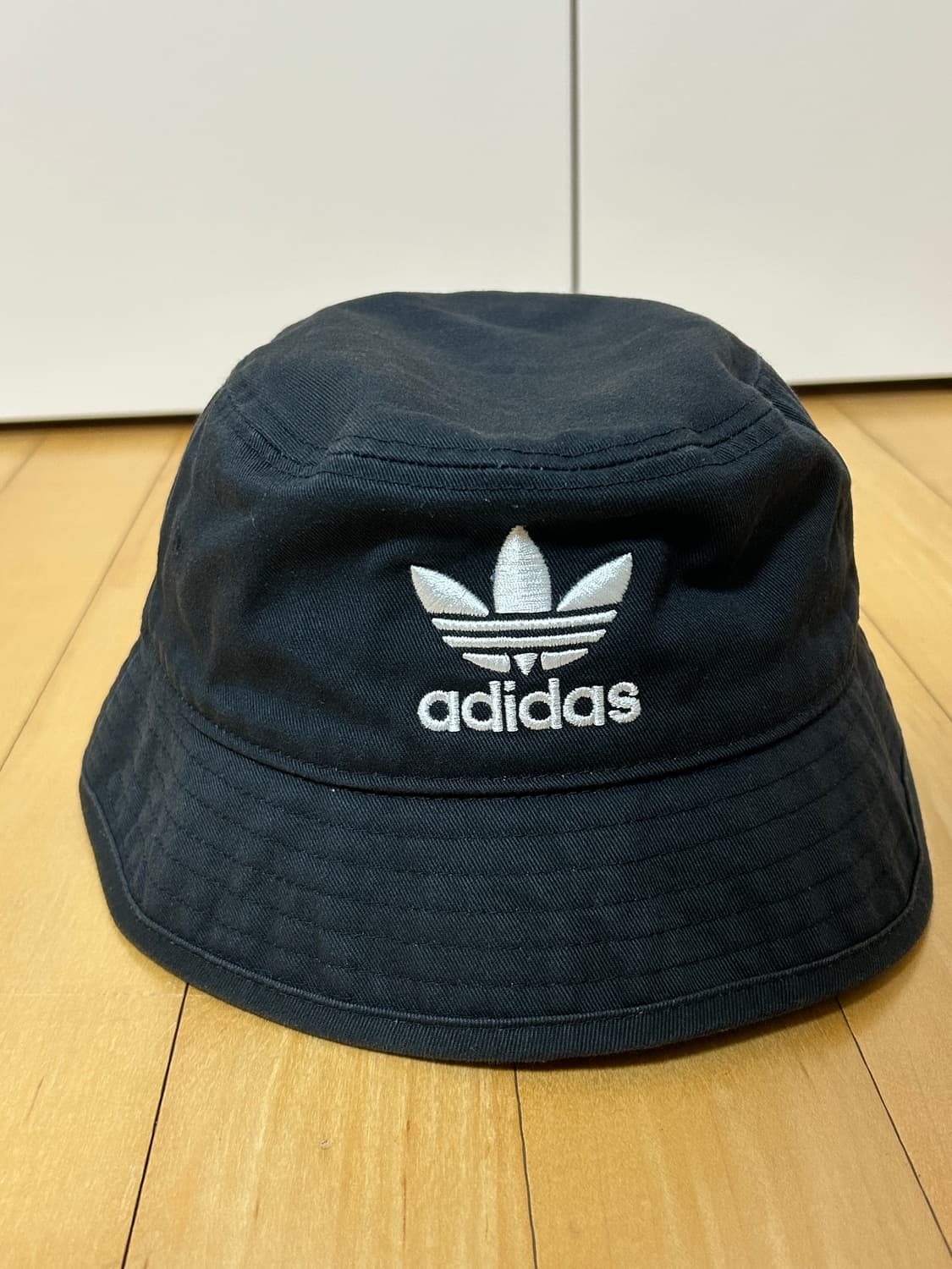 아디다스 버킷햇 상품이미지1