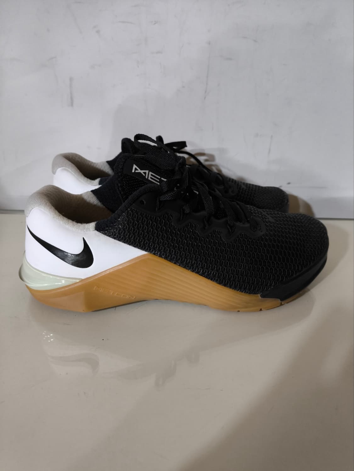 235mm 나이키 메트콘5 블랙검 트레이닝화 크로스핏  상품이미지2
