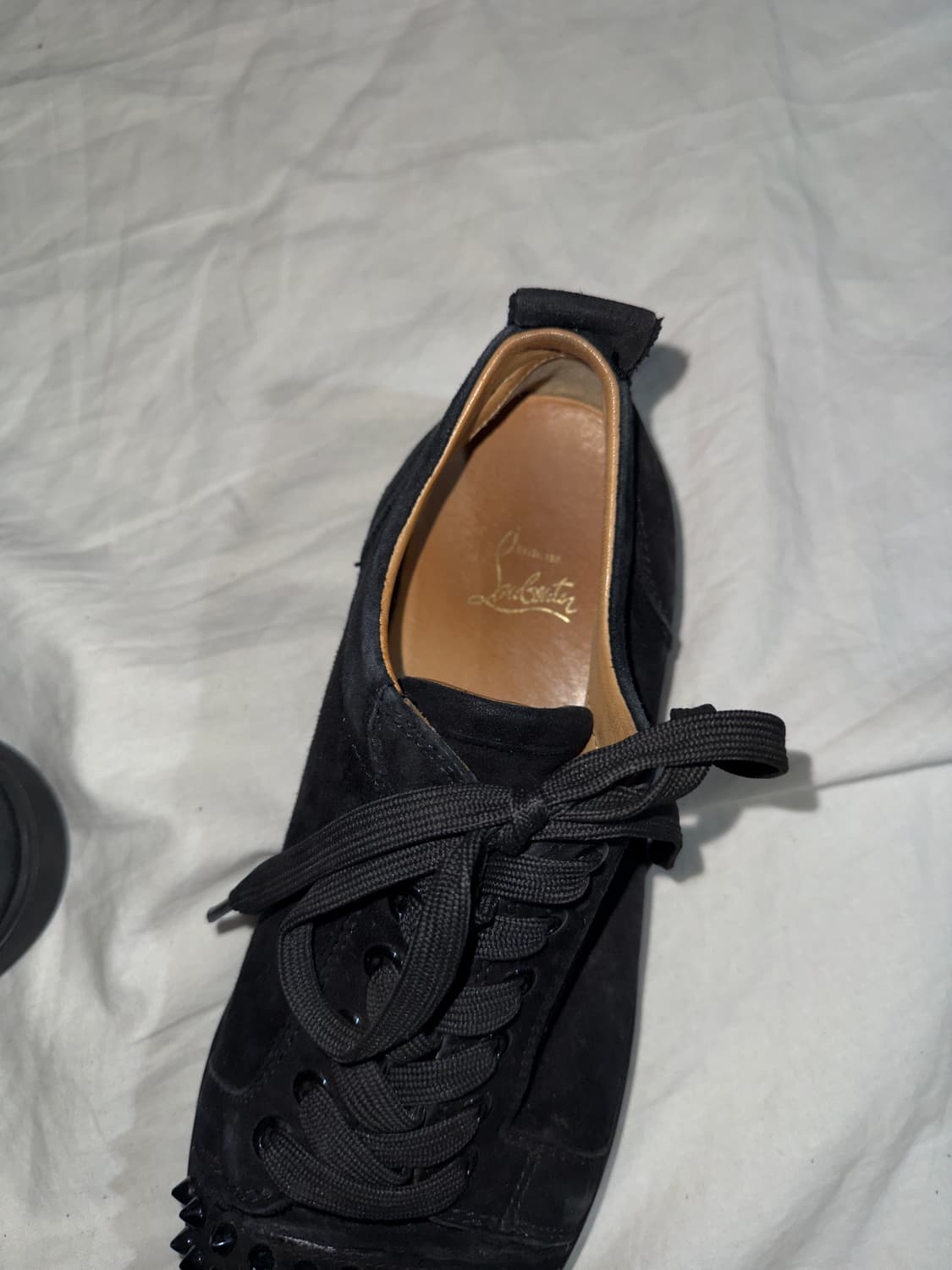 루부탱 오피움 스터드 스웨이드 스니커즈 상품이미지4