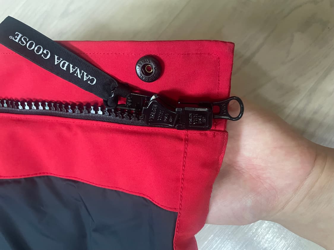 캐나다 구스 조끼패딩 판매합니다. 상품이미지3