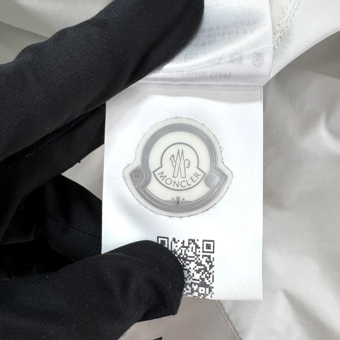 [2사이즈] 몽클레어 빅로고 바람막이 후드 자켓 화이트 상품이미지8