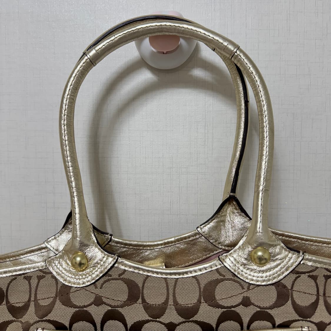 코치 플라워 숄더백 시그니처 로고 샴페인 골드 토트백 가방 +키링 상품이미지2