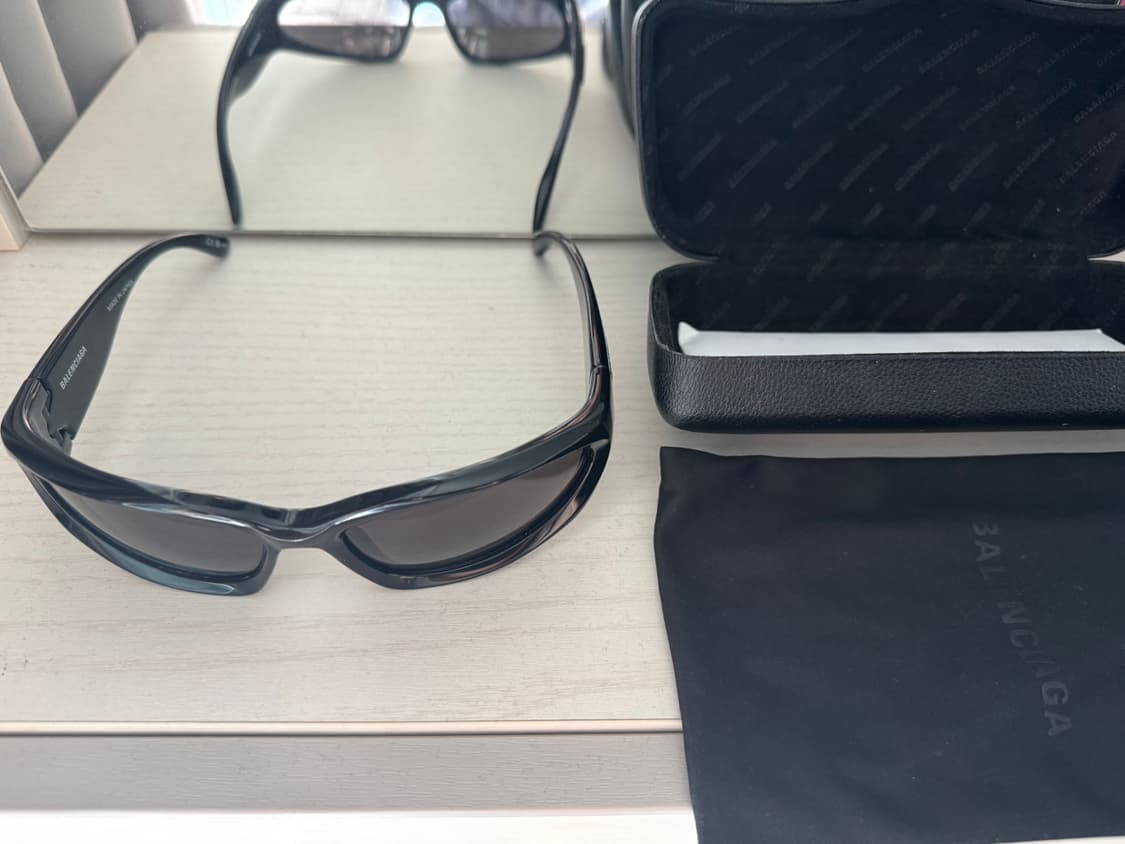 발렌시아가 스위프트 오발 선글라스 판매 상품이미지1