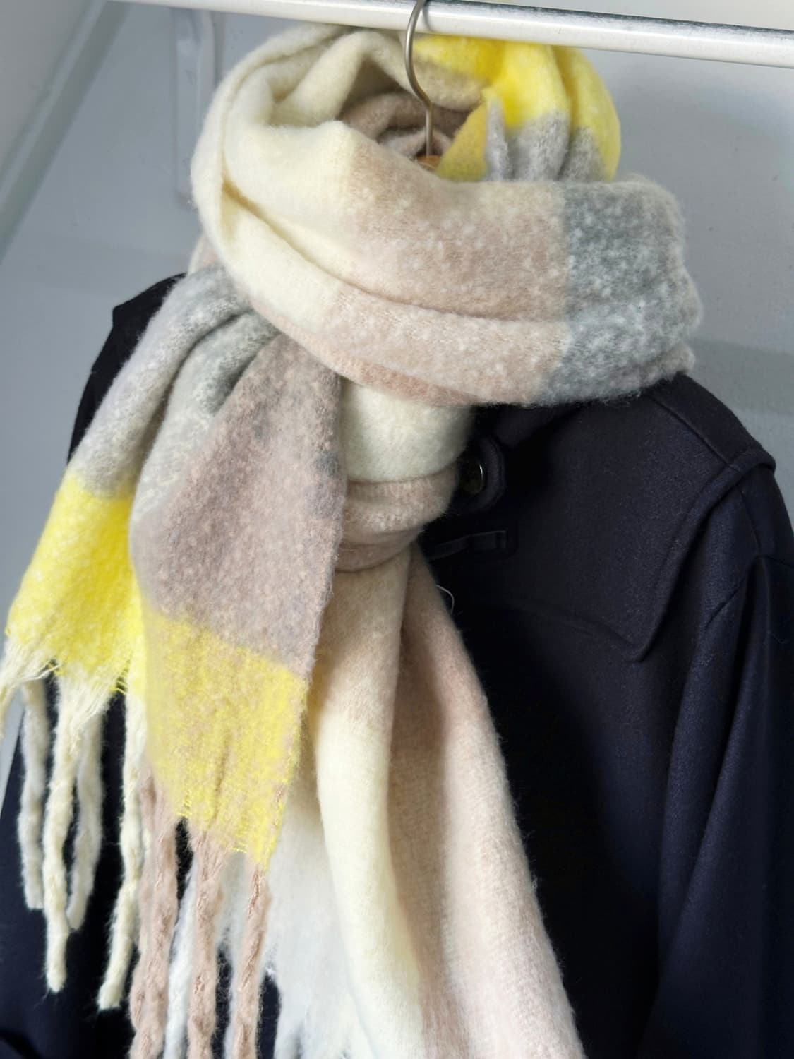 Bold silhouette wide design muffler 상품이미지7