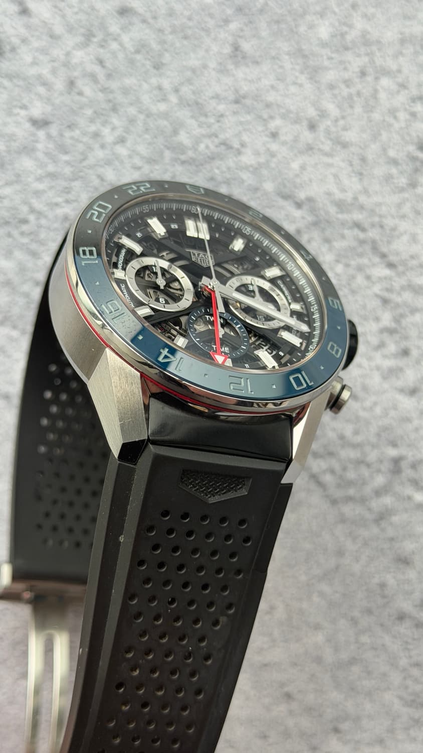 태그호이어 까레라 호이어02 GMT CBG2A1Z 시계 판매합니다. 상품이미지2