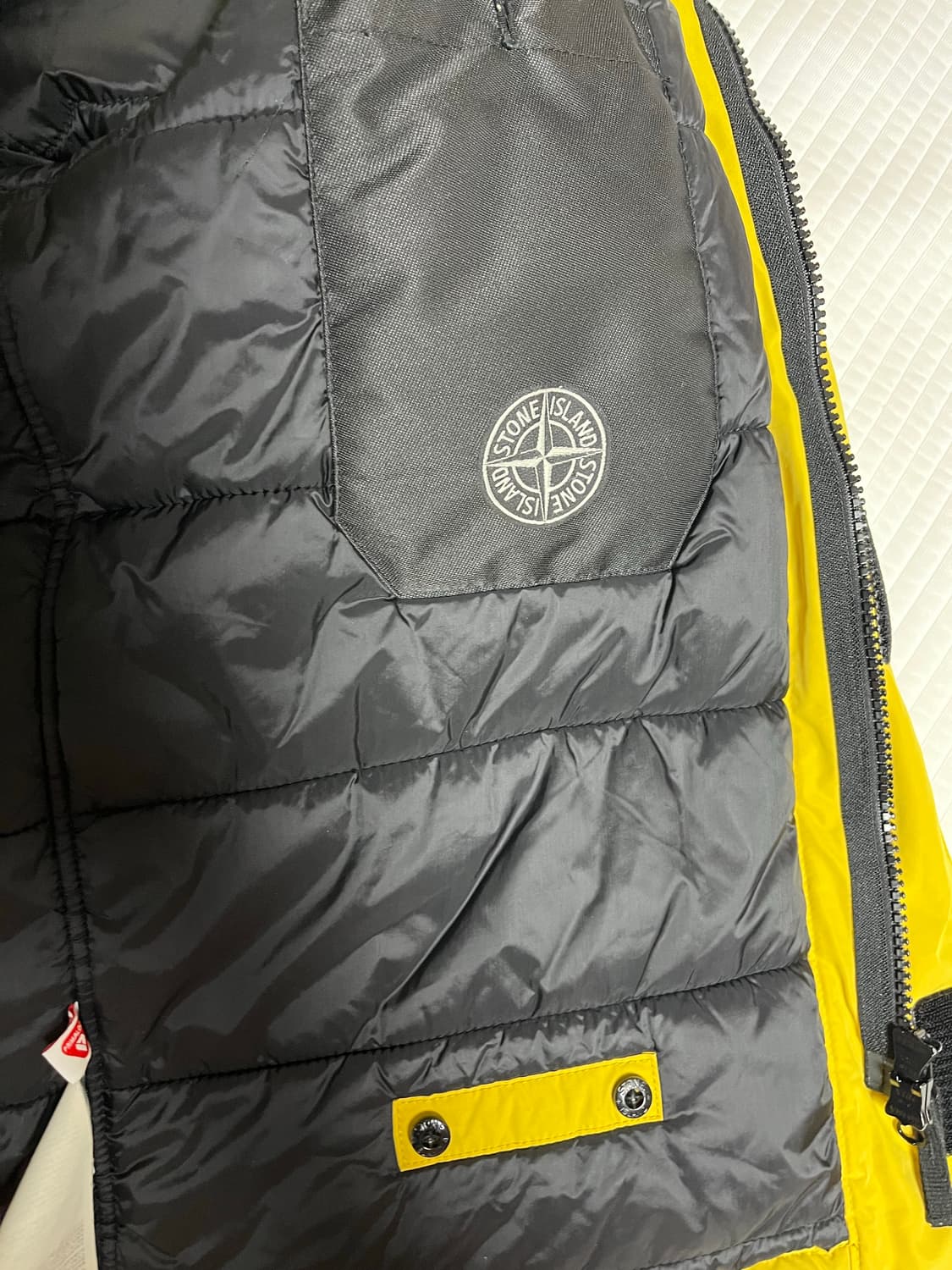 [L] 스톤아일랜드 마이크로랩스 프리마로프트 옐로우 패딩 상품이미지5