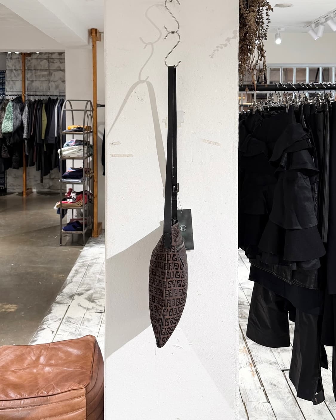 펜디 브라운 주카 캔버스 크로스백 상품이미지5