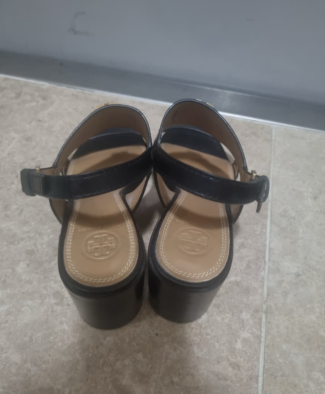 👠토리버치 블랙 샌들힐 가죽 상품이미지4