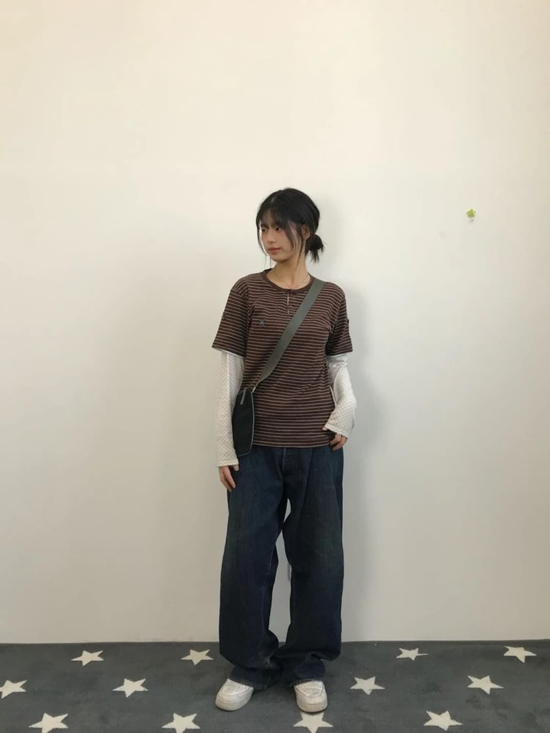 R.Newbold Stripe Henley T Shirt Brown 상품이미지1