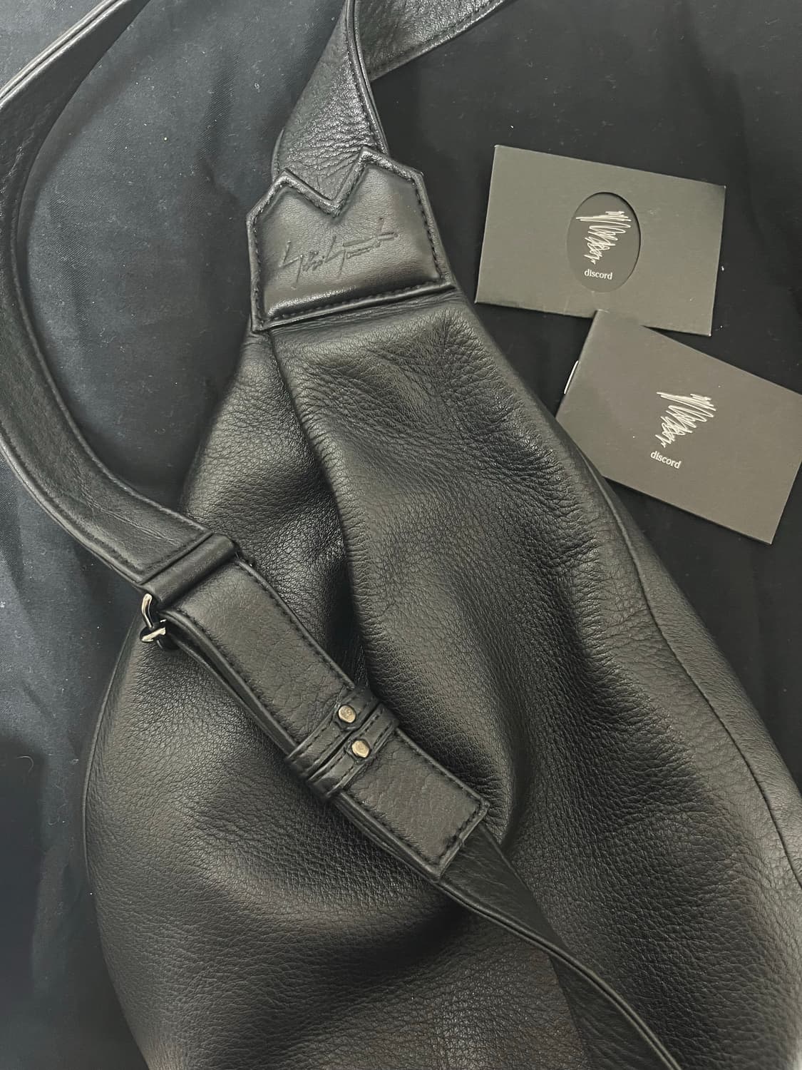 디스코드 요지야마모토 슬링백 상품이미지2
