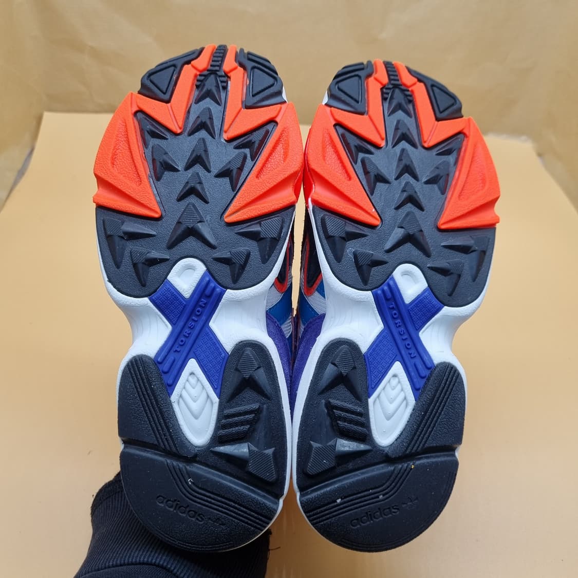 아디다스 영96 캐즘 여성운동화230. 상품이미지3