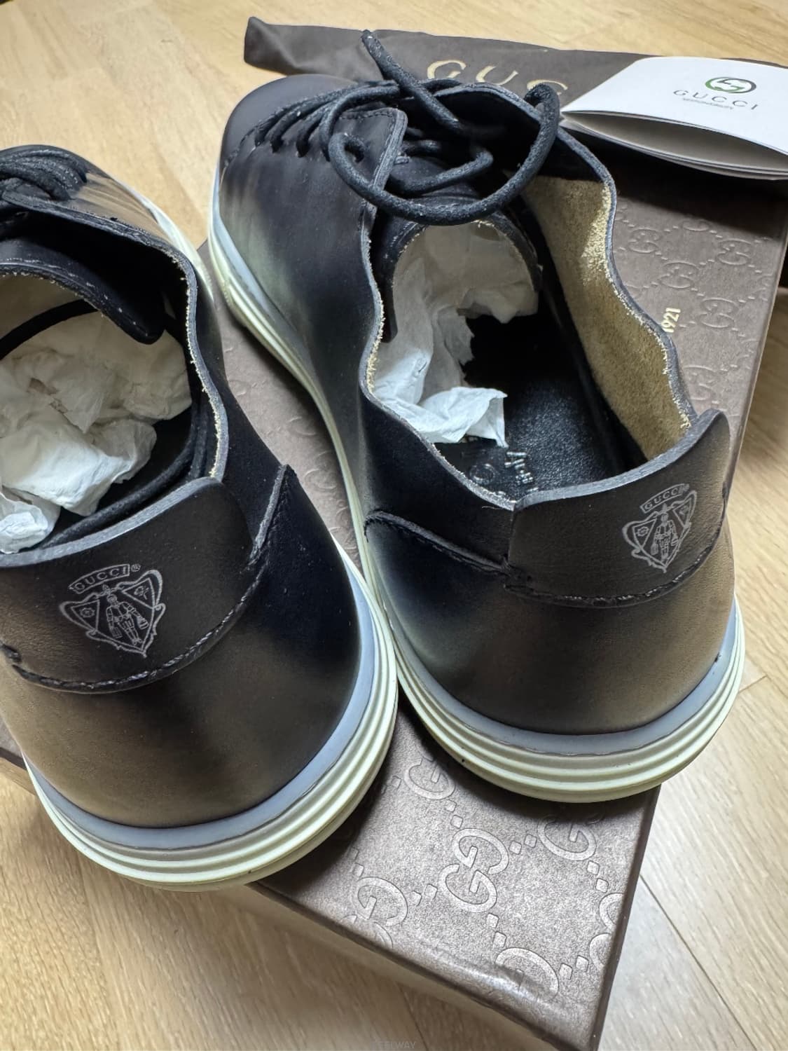 Gucci Leather sneakers  상품이미지3