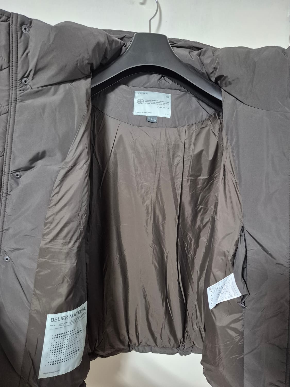 25FW 벨리에 크로스라인 후디스 구스다운 블랙/딥브라운 상품이미지5