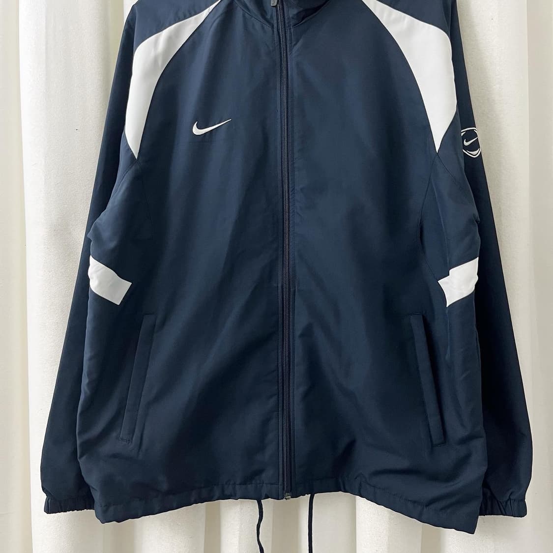 나이키 네이비 화이트 배색 윈드브레이커 상품이미지4