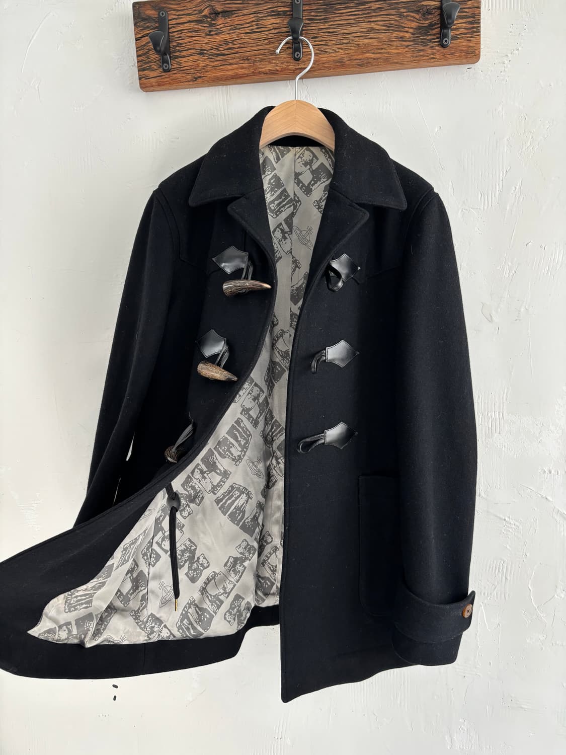 Vivienne Westwood 비비안웨스트우드 맨 블랙컬러 더플 코트 상품이미지9