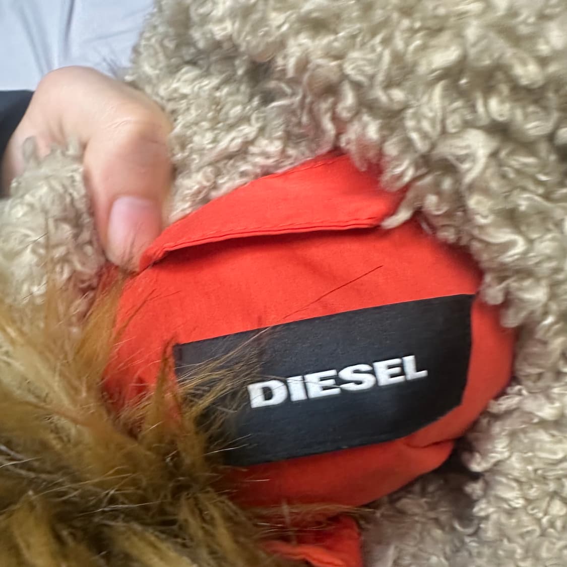 디젤 오렌지 울프죠패딩 M 상품이미지3