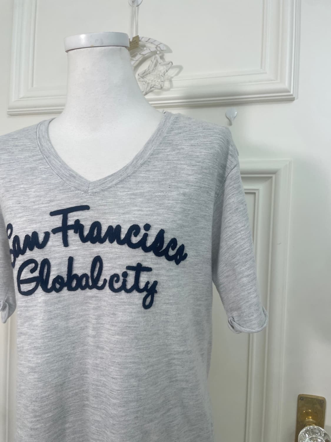 melange gray chain embroidery v-neck top 상품이미지7