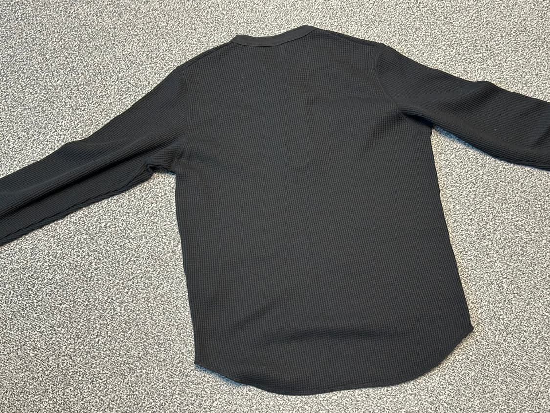 유니클로 와플헨리넥T 블랙 S 사이즈 상품이미지2