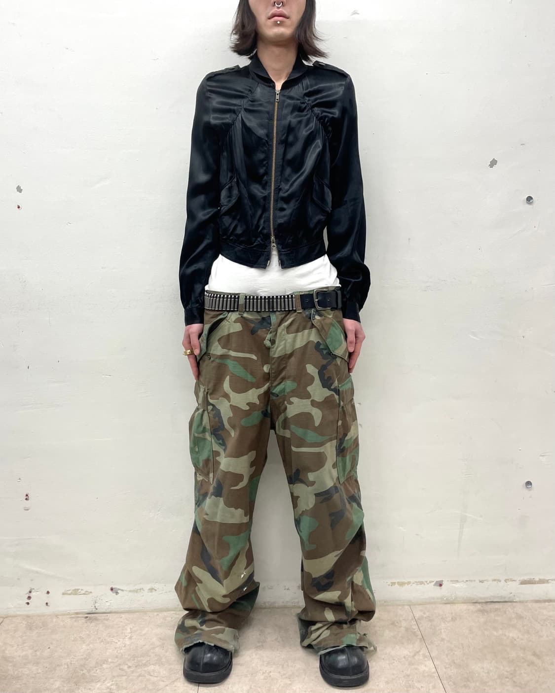 Shirring Glossy Cropped Black Zip-Up  상품이미지4