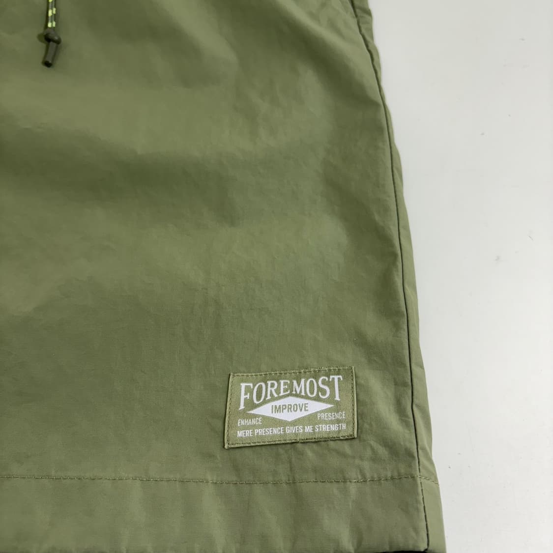 새거급 L-XL 프랭크스톤 카키 와이드핏 나일론쇼츠 상품이미지3