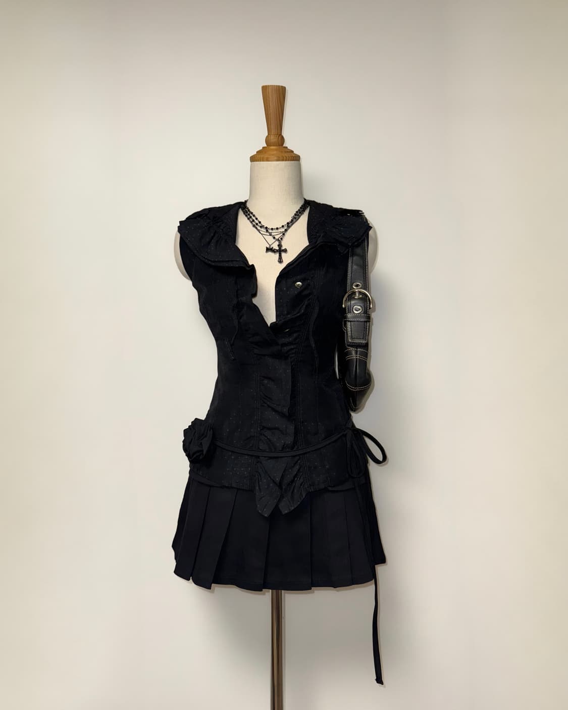 도트패턴 프릴 나시 블라우스 셔츠 상품이미지1