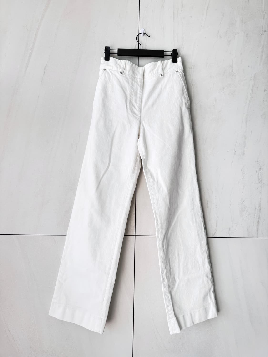 새상품 컨디션 JW앤더슨 화이트 와이드 데님 팬츠 EU36 상품이미지1