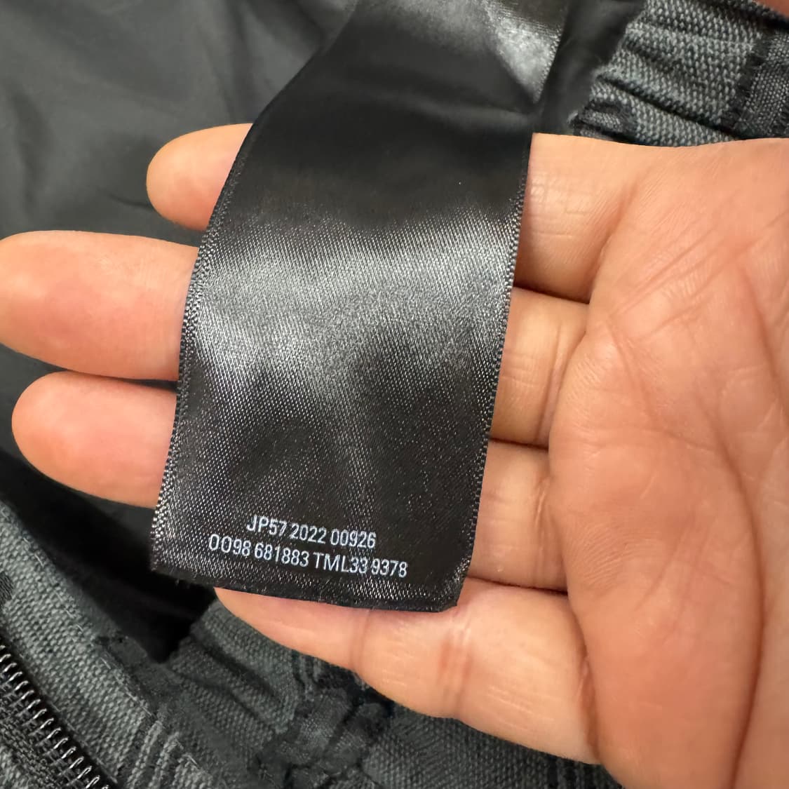 발렌시아가 BB 모노그램 푸퍼 그레이 made in ITALY (XL) 상품이미지9