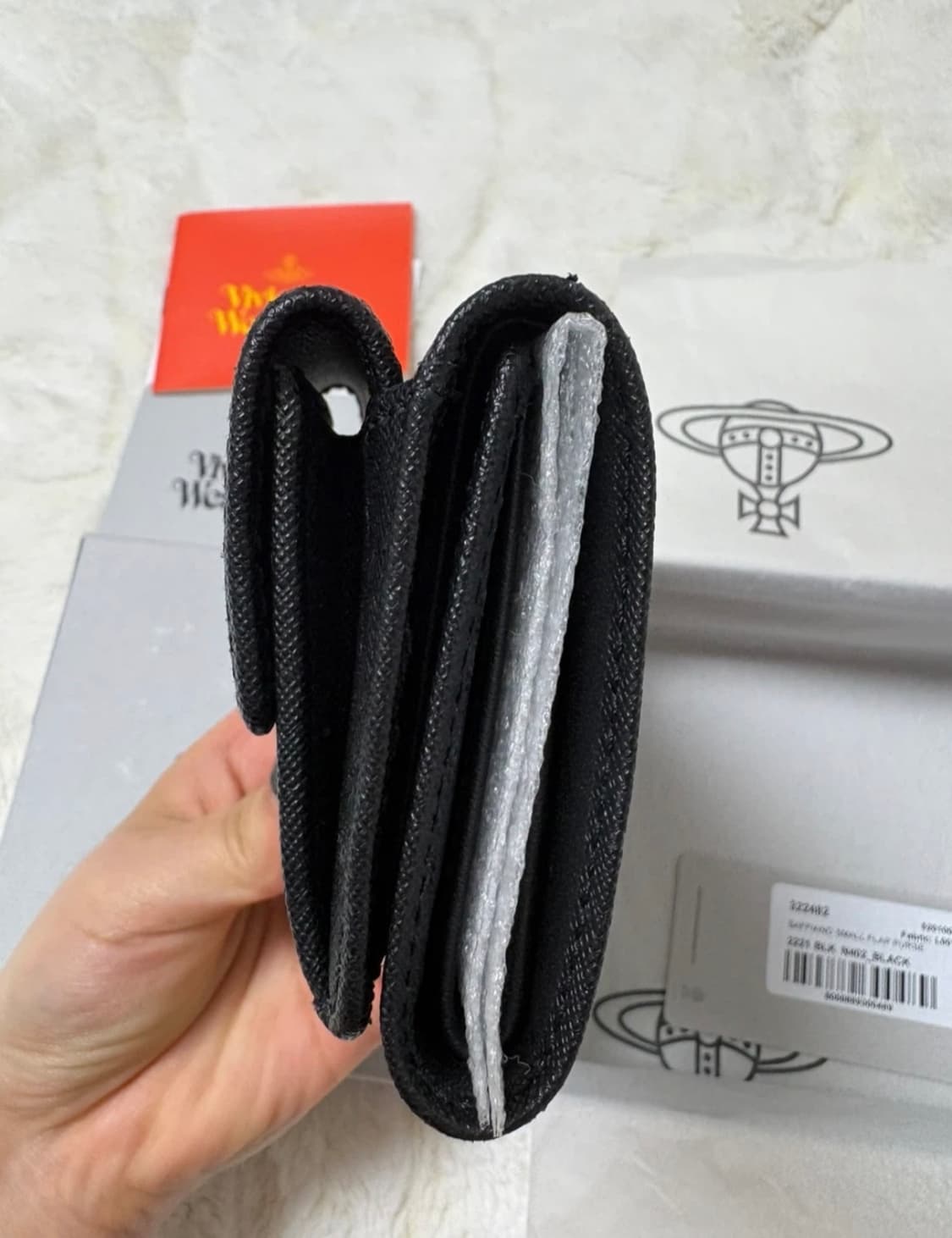 비비안웨스트우드 블랙 사피아노 반지갑 상품이미지3