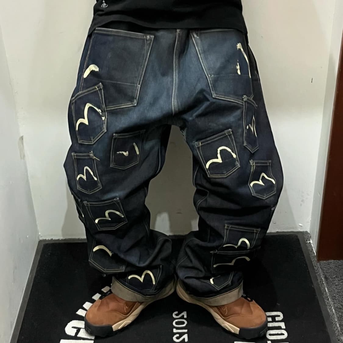 EVISU Multi Pocket Pants 상품이미지1
