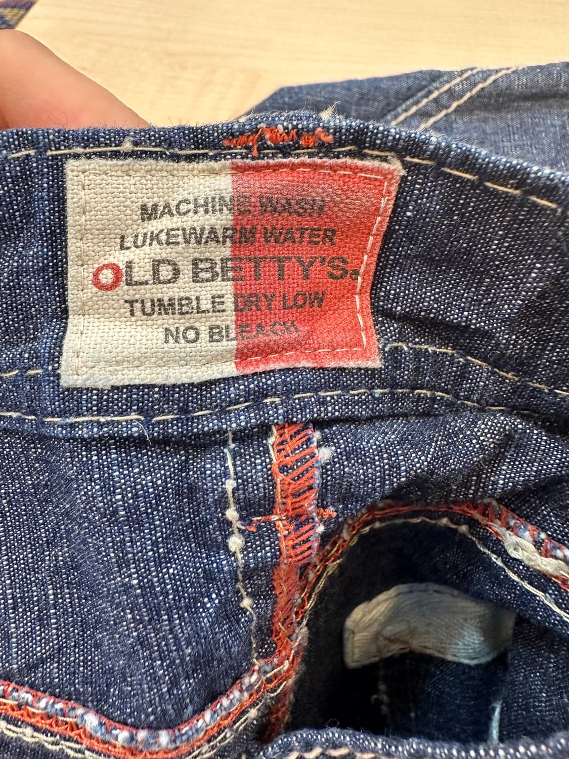 Old betty's 중청 프린트 화이트 스티치 미니 데님 스커트 상품이미지3