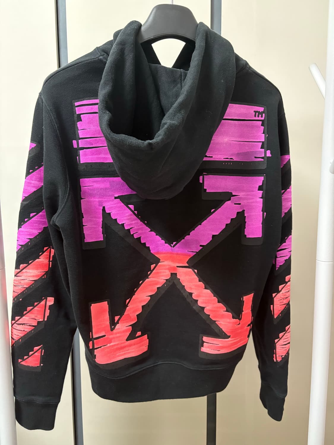 [당일배송/정품] 오프화이트 마커애로우 후드티 m 상품이미지1