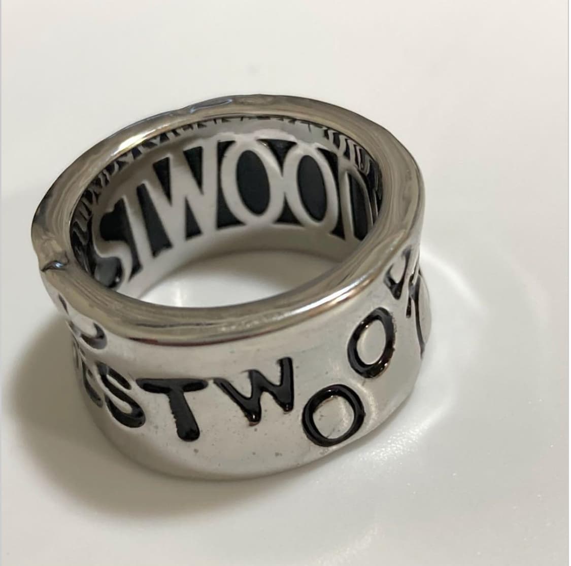 비비안웨스트우드 아카이브 레터링 로고링 반지 상품이미지3