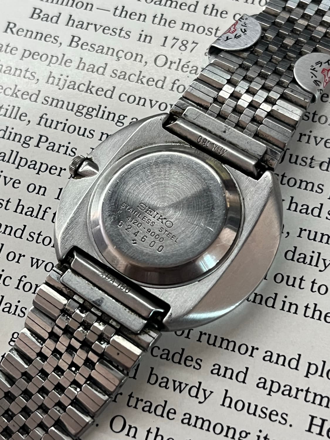 Vintage Seiko Quartz Emblem Watch 상품이미지5