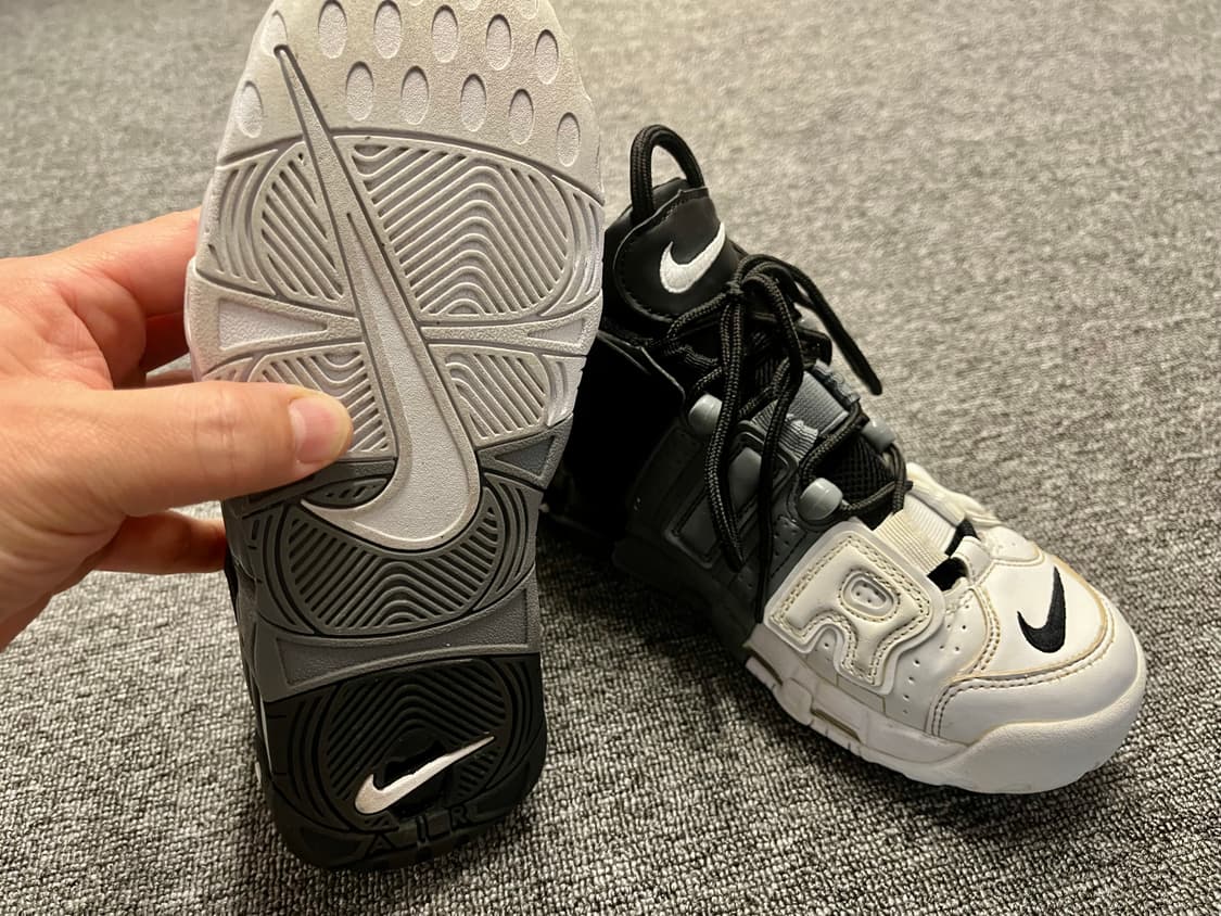 [240] 나이키 에어 모어 업템포 흰회검  상품이미지6